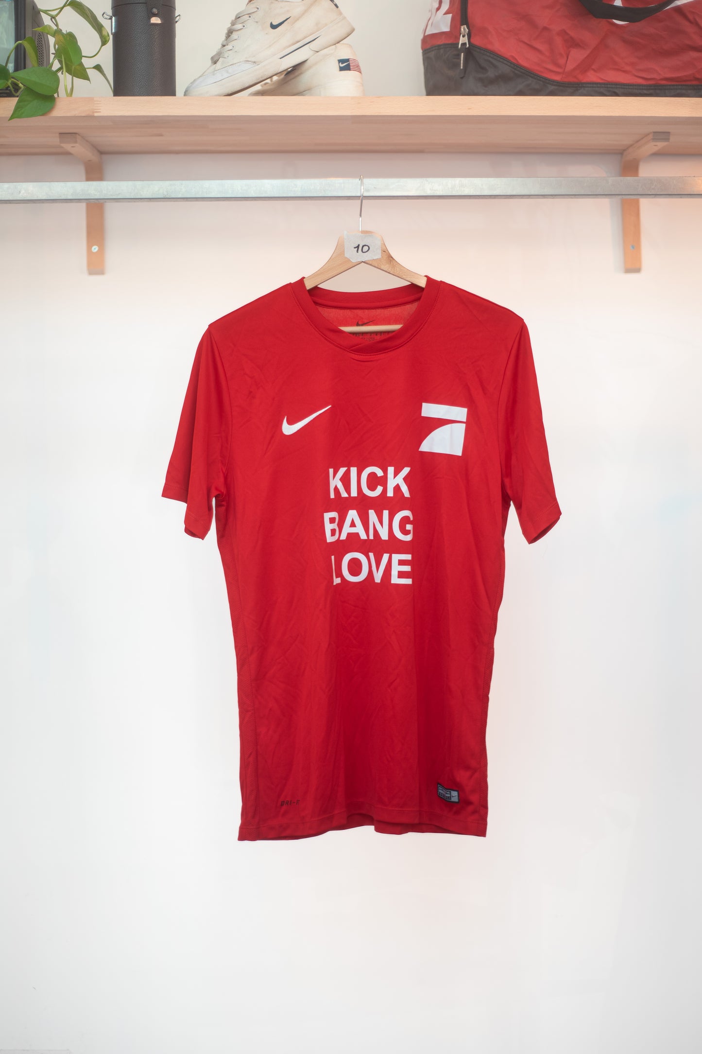 Nike Dryfit Kick Bang Love (M)