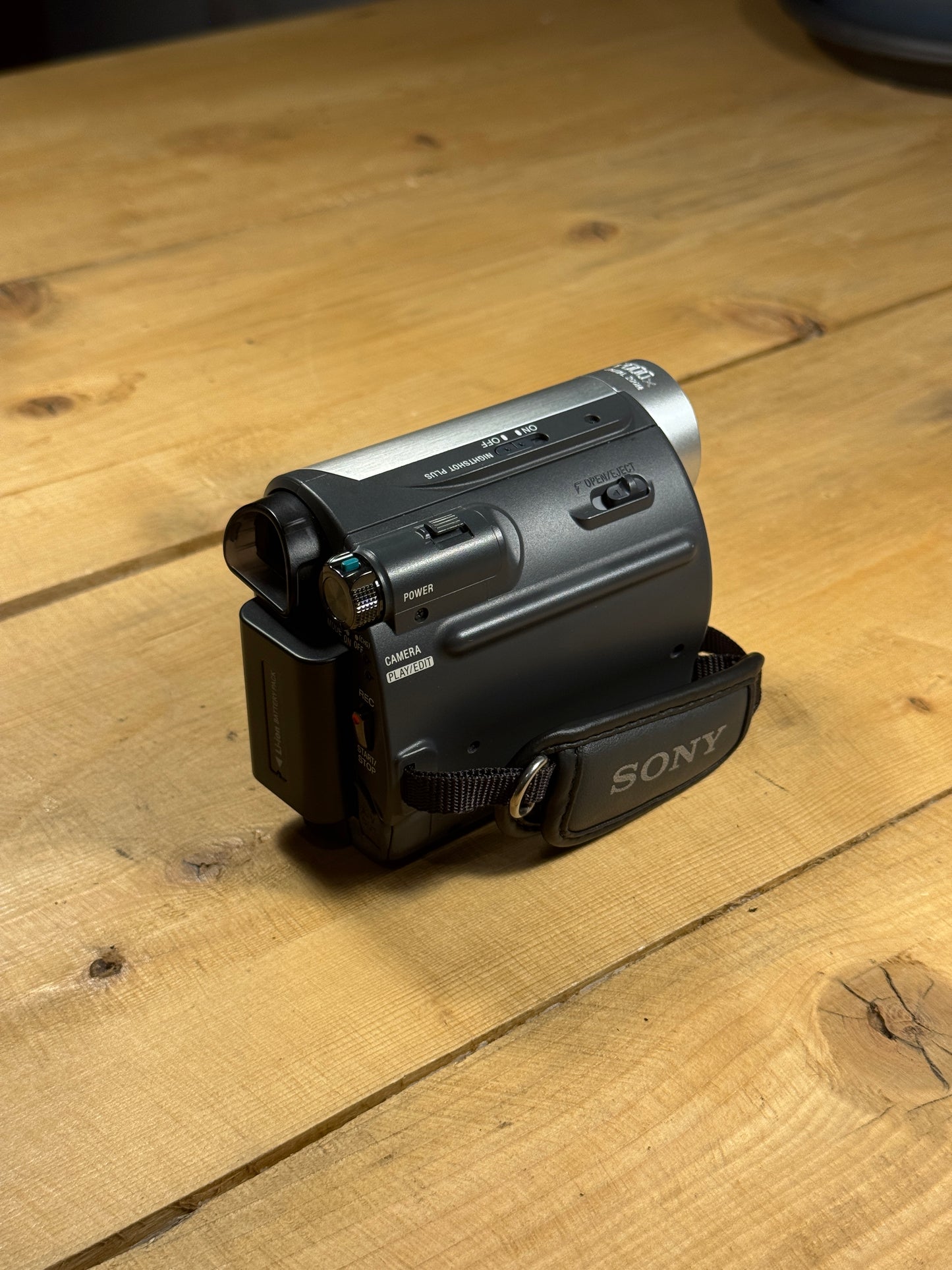 Sony Handycam DCR-HC37E