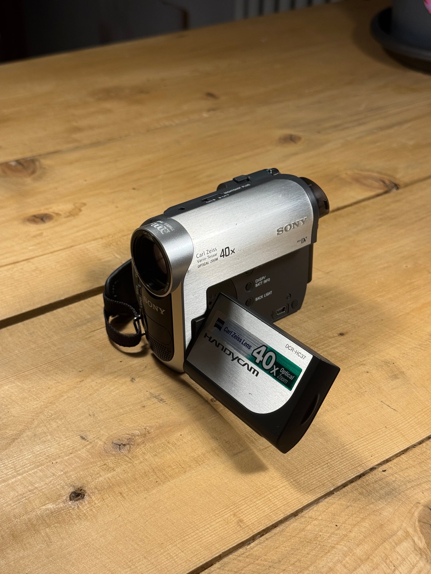 Sony Handycam DCR-HC37E