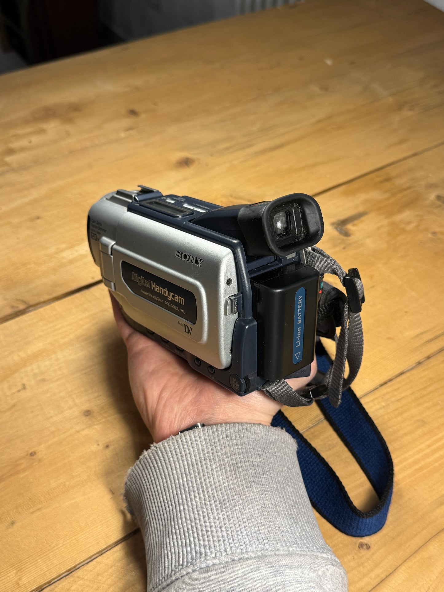 Sony Handycam DCR-TRV15E