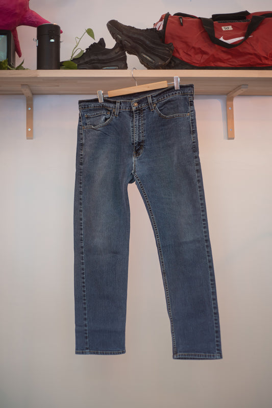 Levis 519