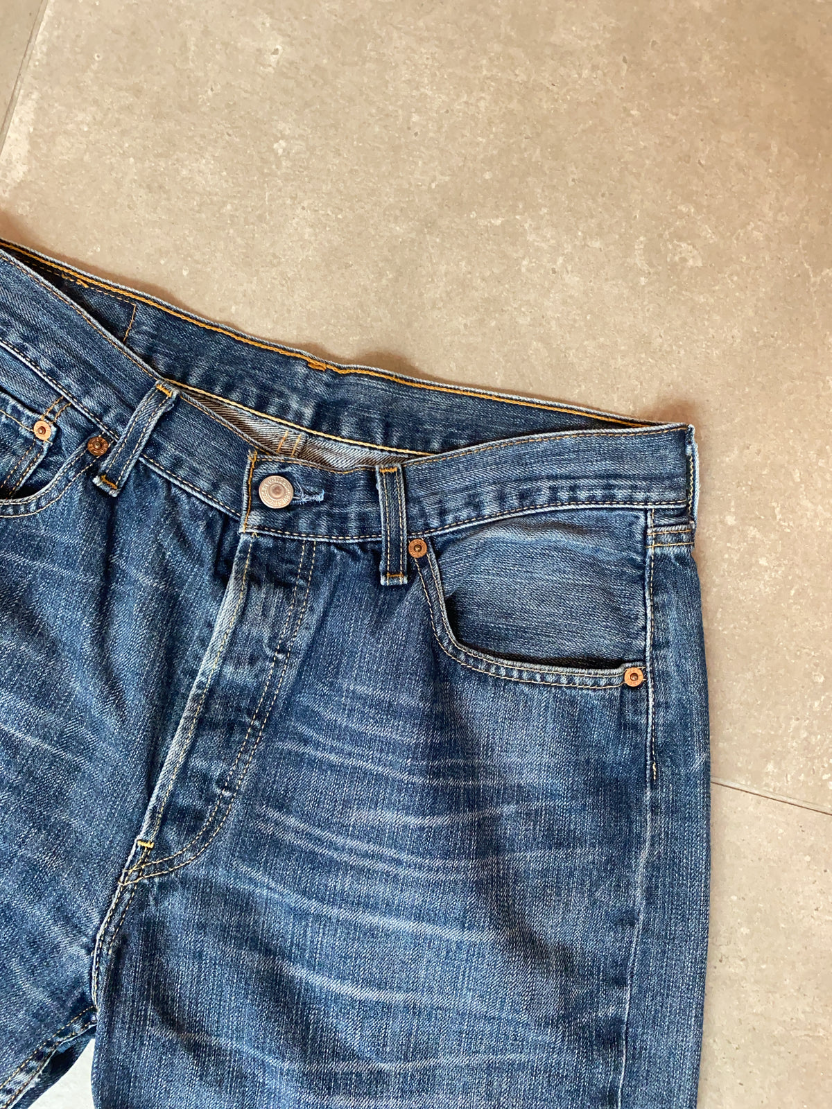Vintage Levi's Bottom (W 33 L 36)