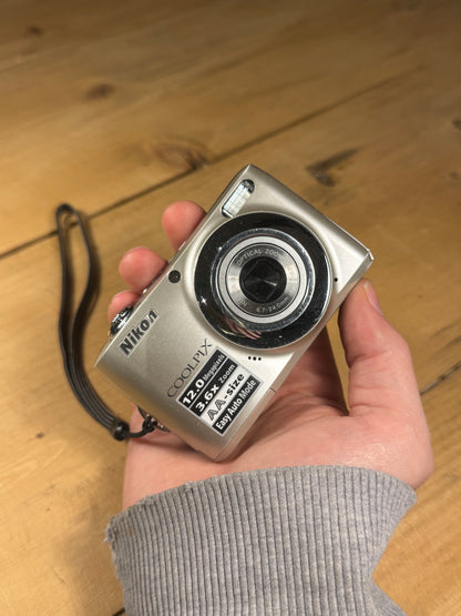 Nikon COOLPIX L22