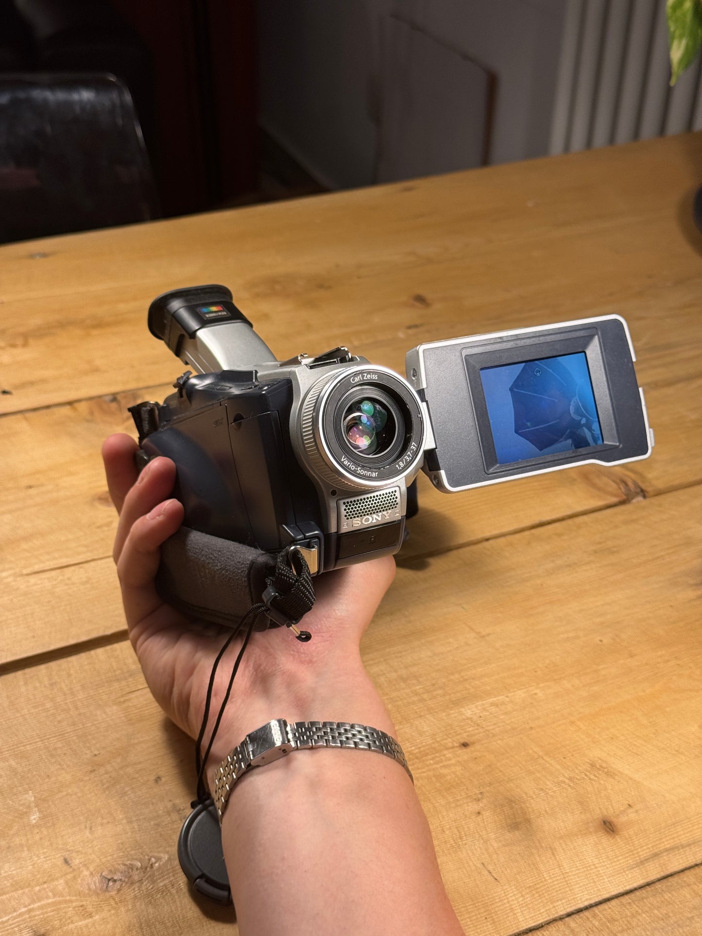 Sony Handycam DCR-TRV25E