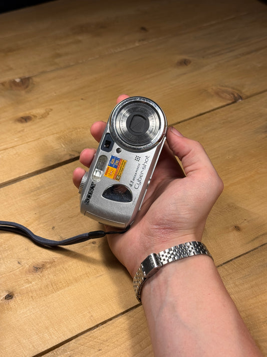 Sony Cyber-Shot DSC-S650