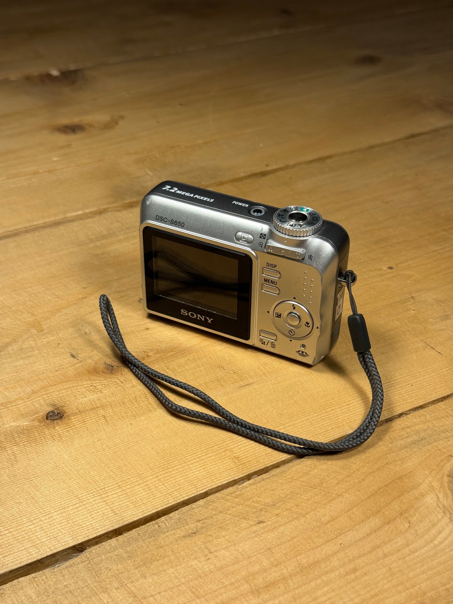 Sony Cyber-Shot DSC-P73