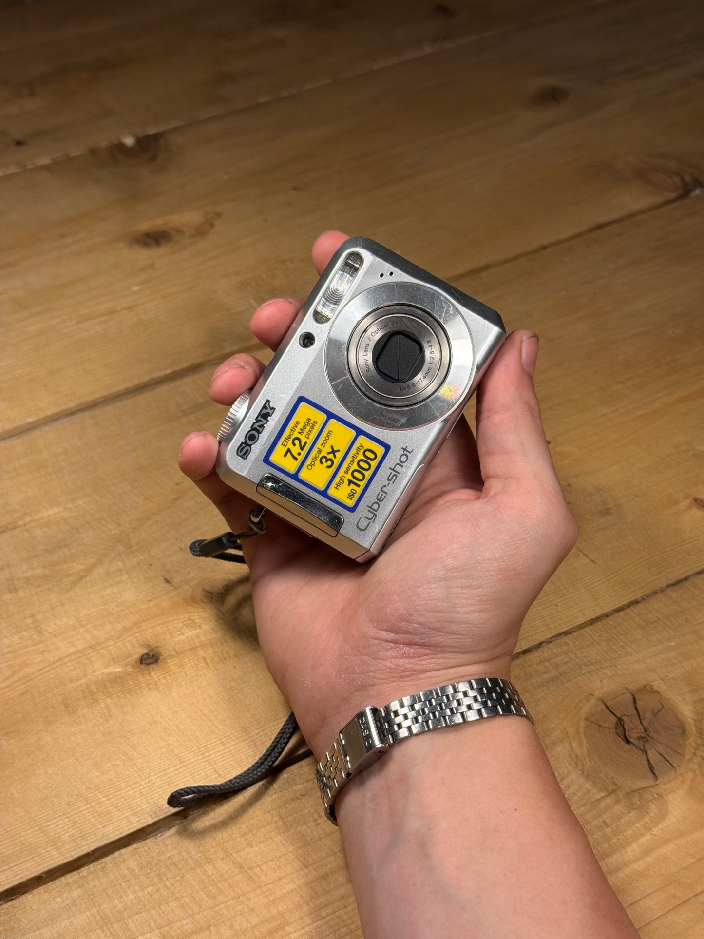 Sony Cyber-Shot DSC-P73