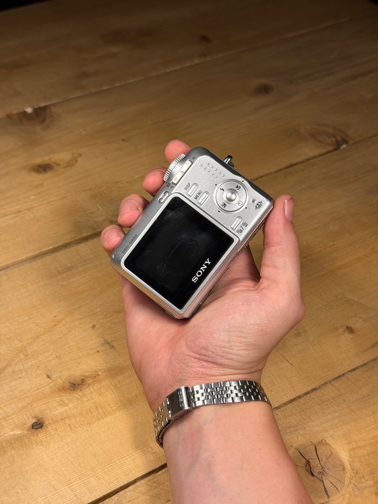 Sony Cyber-Shot DSC-P73