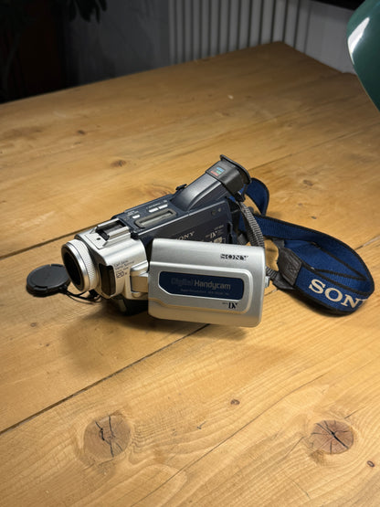 Sony Handycam DCR-TRV15E