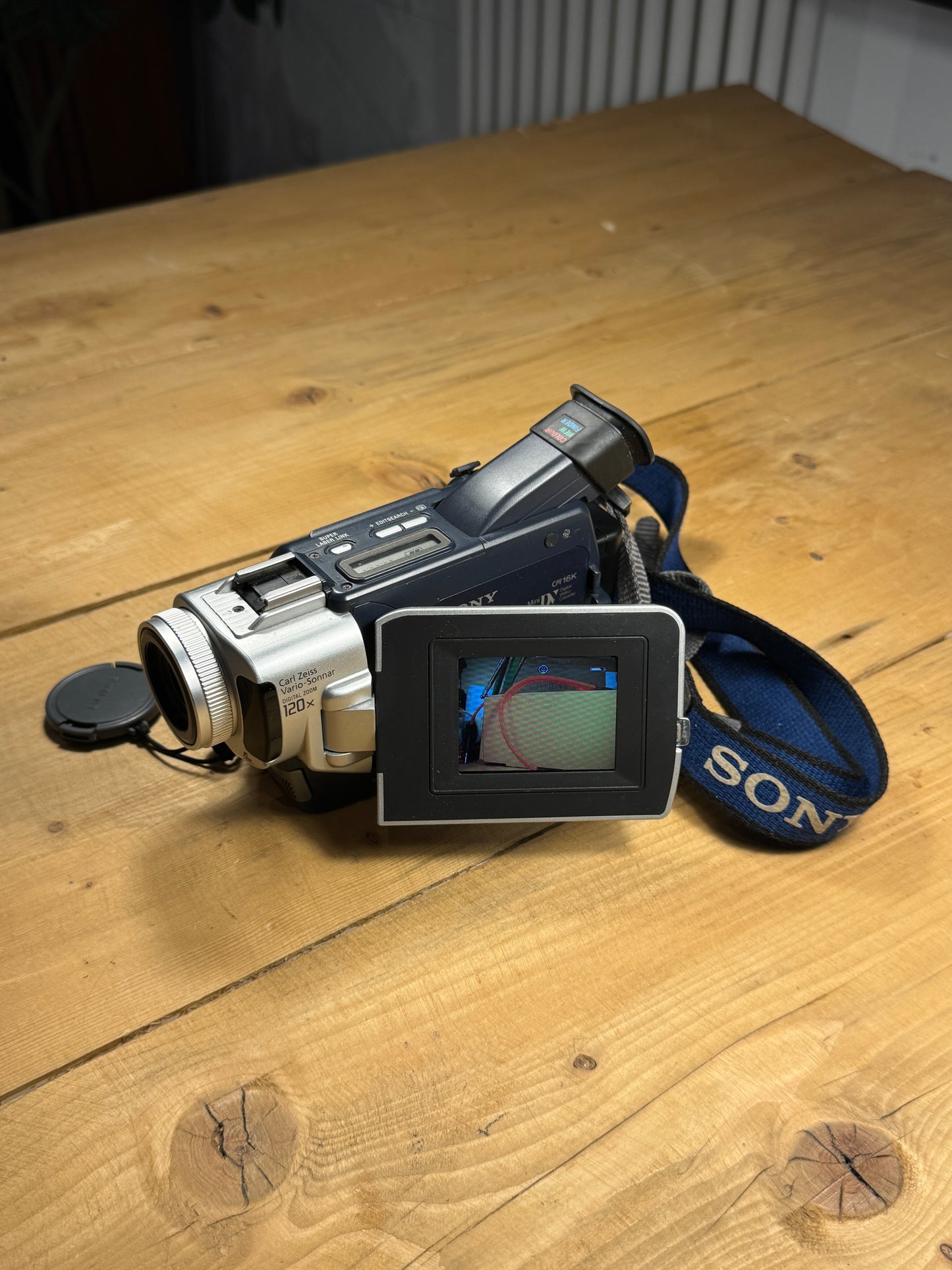 Sony Handycam DCR-TRV15E