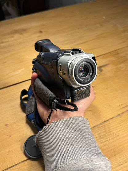 Sony Handycam DCR-TRV15E