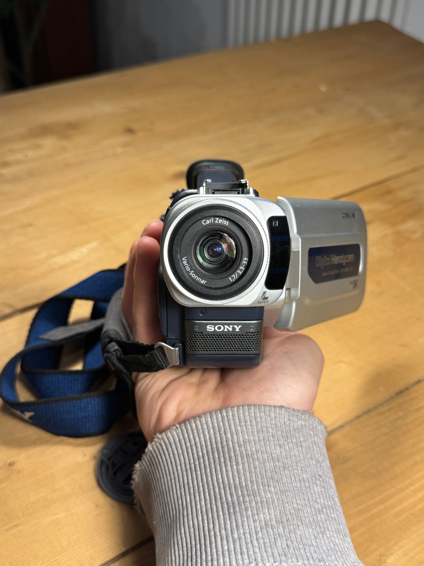 Sony Handycam DCR-TRV15E
