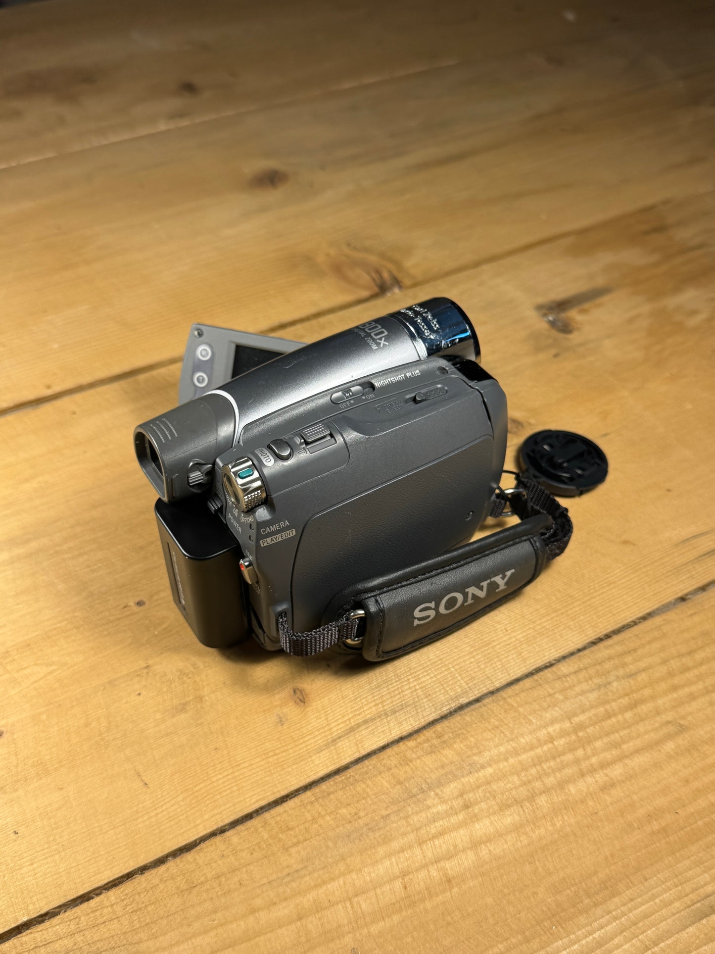 Sony Handycam DCR-HC24E