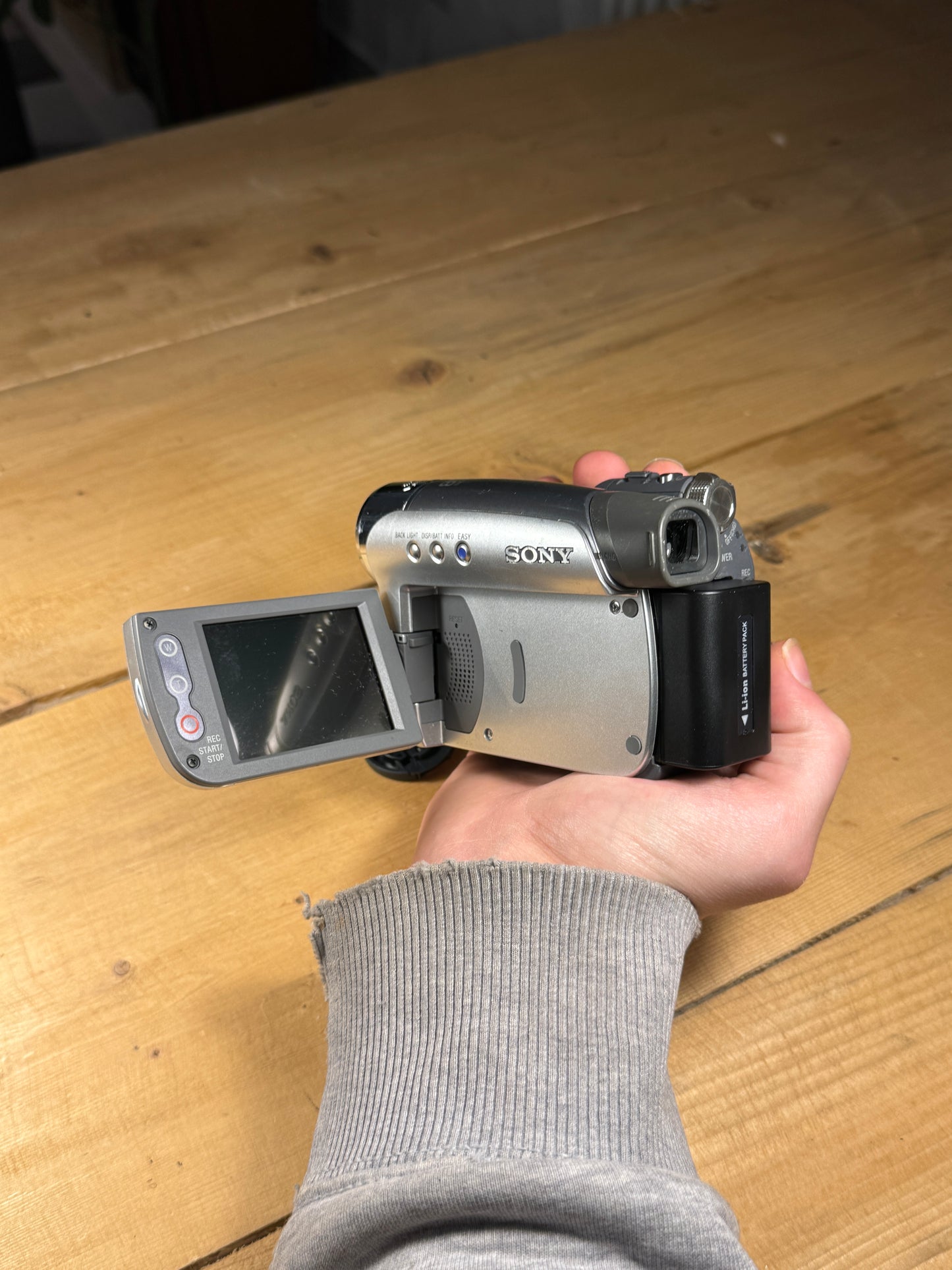 Sony Handycam DCR-HC24E