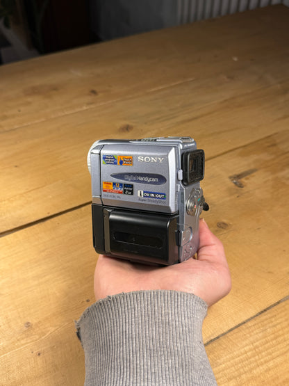 Sony Handycam DCR-PC8E