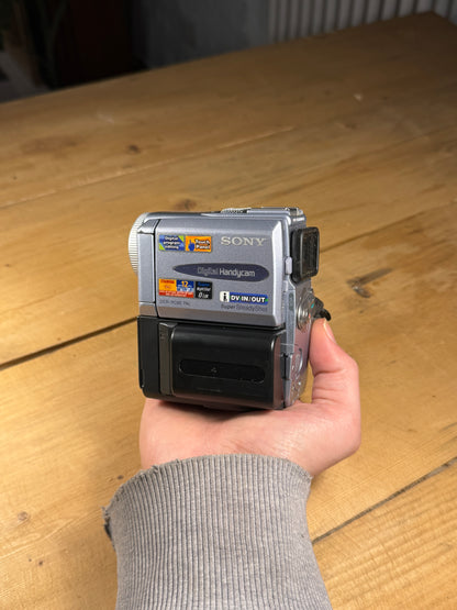 Sony Handycam DCR-PC8E