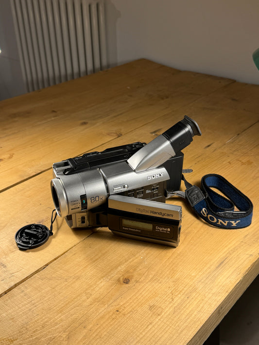 Sony Digital Handycam DCR-TRV210