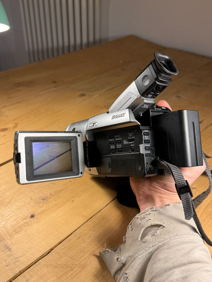 Sony Digital Handycam DCR-TRV210