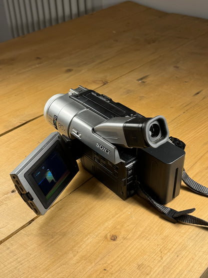 Sony Digital Handycam DCR-TRV210