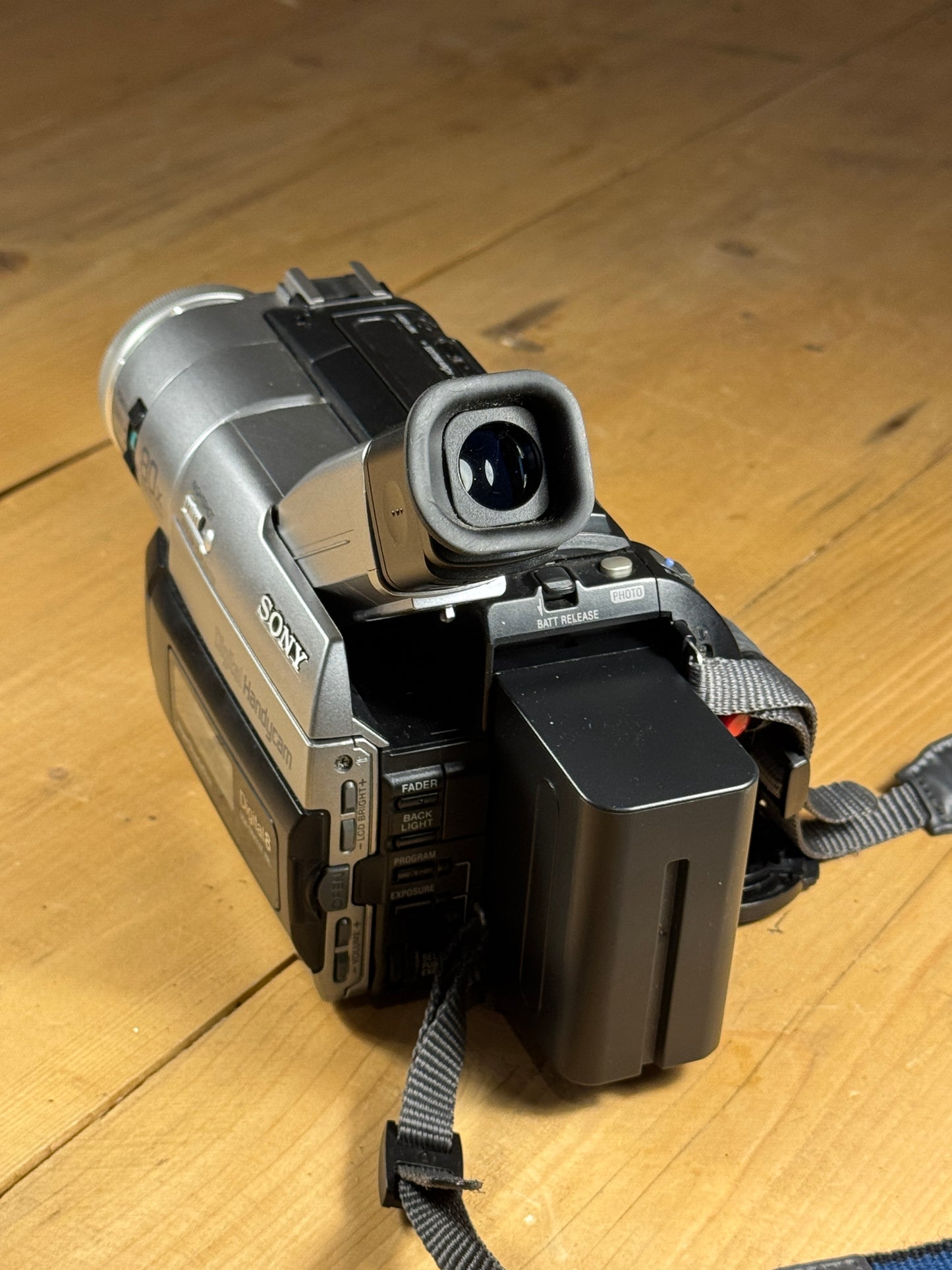 Sony Digital Handycam DCR-TRV210