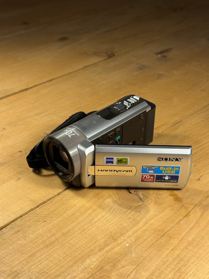 Sony Digital Handycam DCR-SX85E