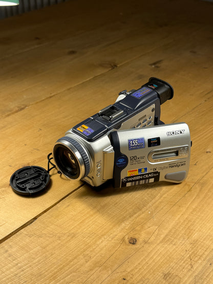 Sony Digital Handycam DCR-TRV30E