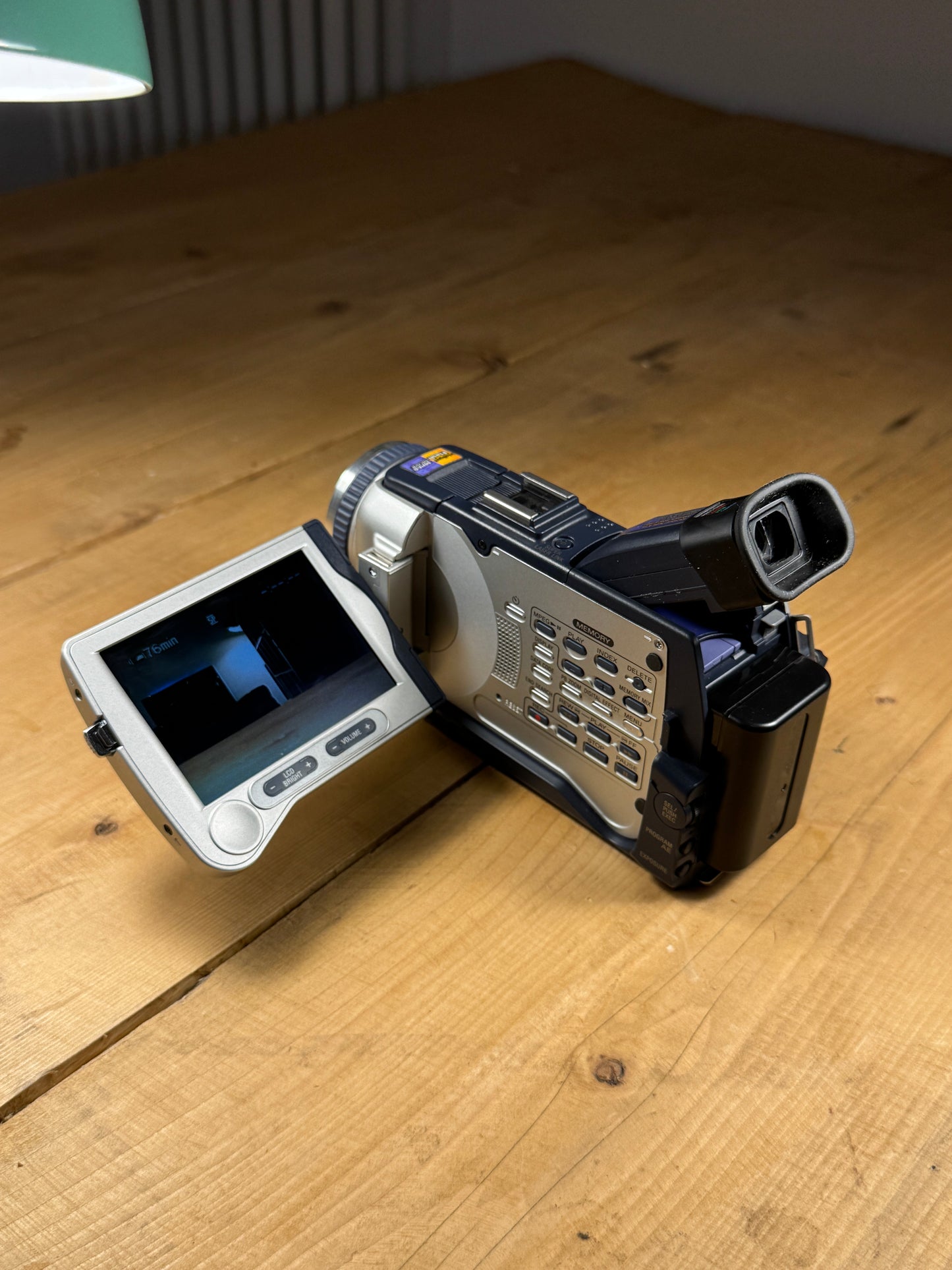 Sony Digital Handycam DCR-TRV30E