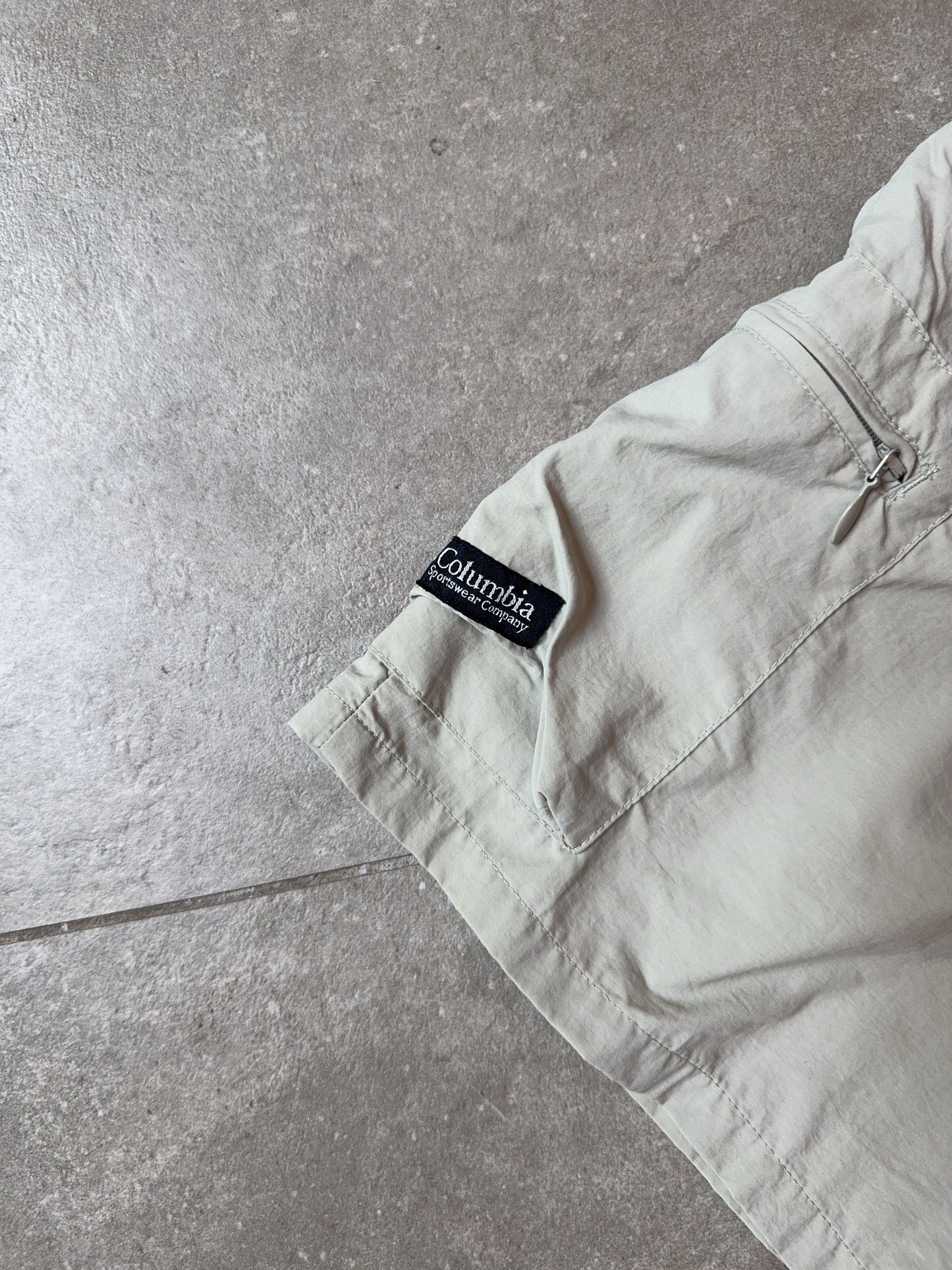 Vintage Columbia Sportswear Company Bottom (L)