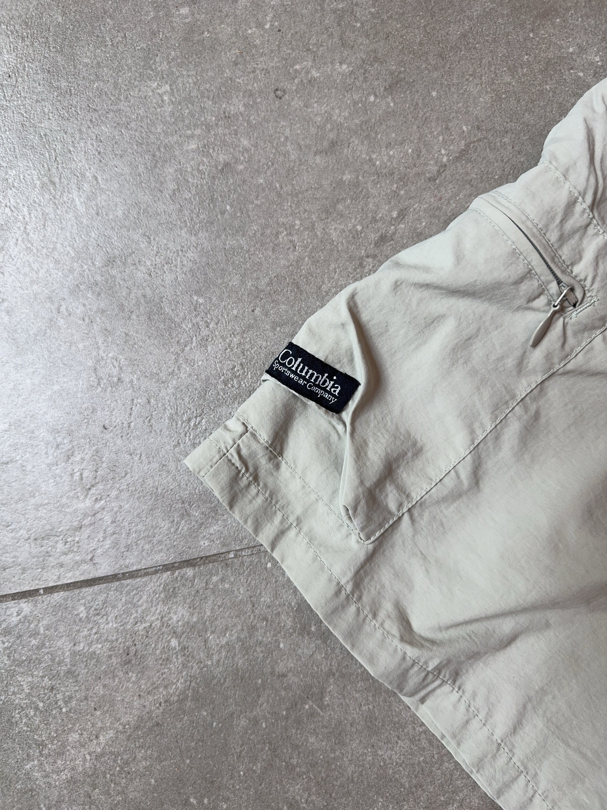 Vintage Columbia Sportswear Company Bottom (L)